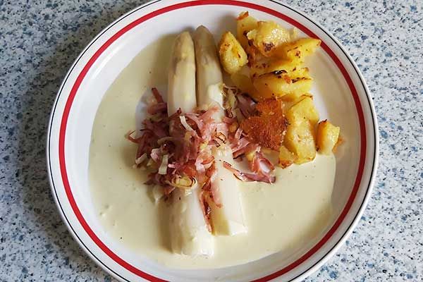 Spargel mit Leindotteröl-Mayo