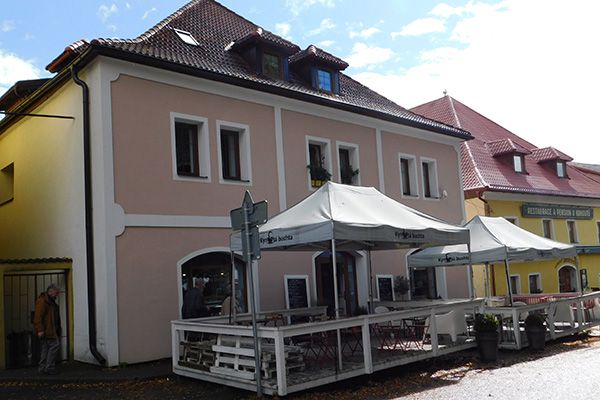 Torten, Meinl Kaffee und köstliche Snacks - all das gibts in der Kynutá buchta