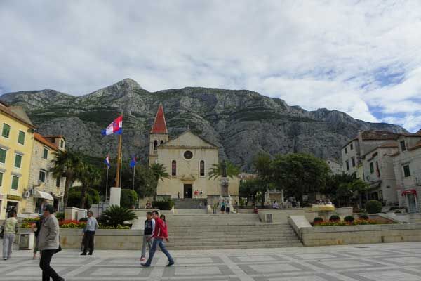 Makarska heißt die Stadt und die Riviera