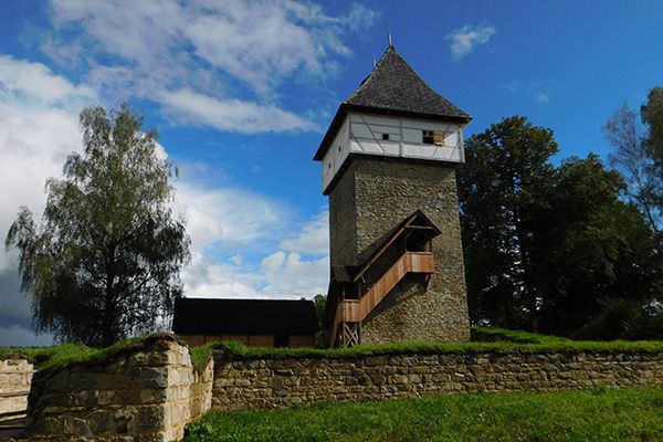 Der Turm der Festung Tichá