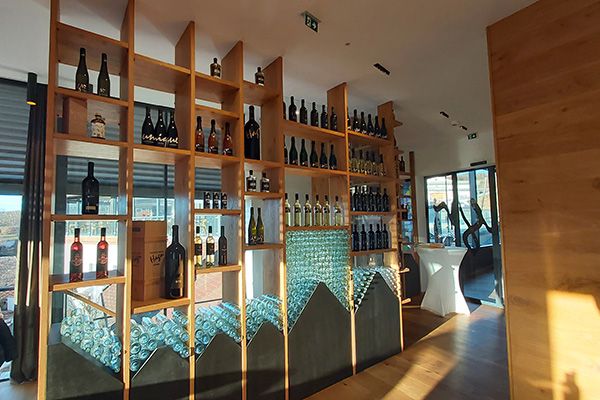 Blick in die Weingalerie Hagn