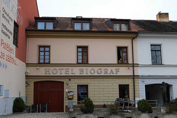 Idealer Ausgangpunkt für die Besichtigung von Písek: Das Hotel Biograf