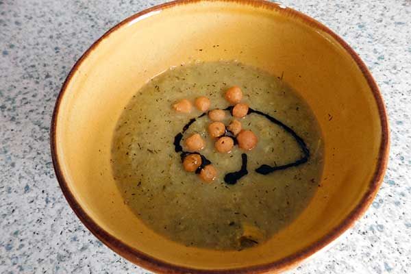 Fisolensuppe mit Kürbiskernöl