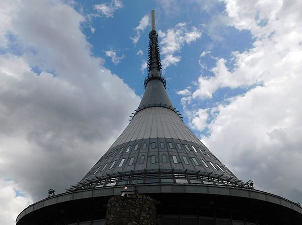 Das Wahrzeichen der Liberecer Gegend - der Fernsehturm am Jeschken